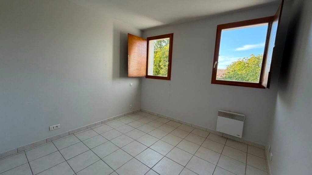 GRENADE S/GARONNE - Appt T3 de 65 m² à louer avec parking