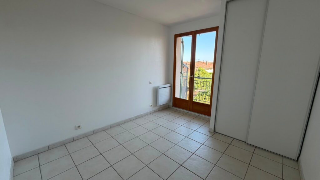 GRENADE S/GARONNE - Appt T3 de 65 m² à louer avec parking