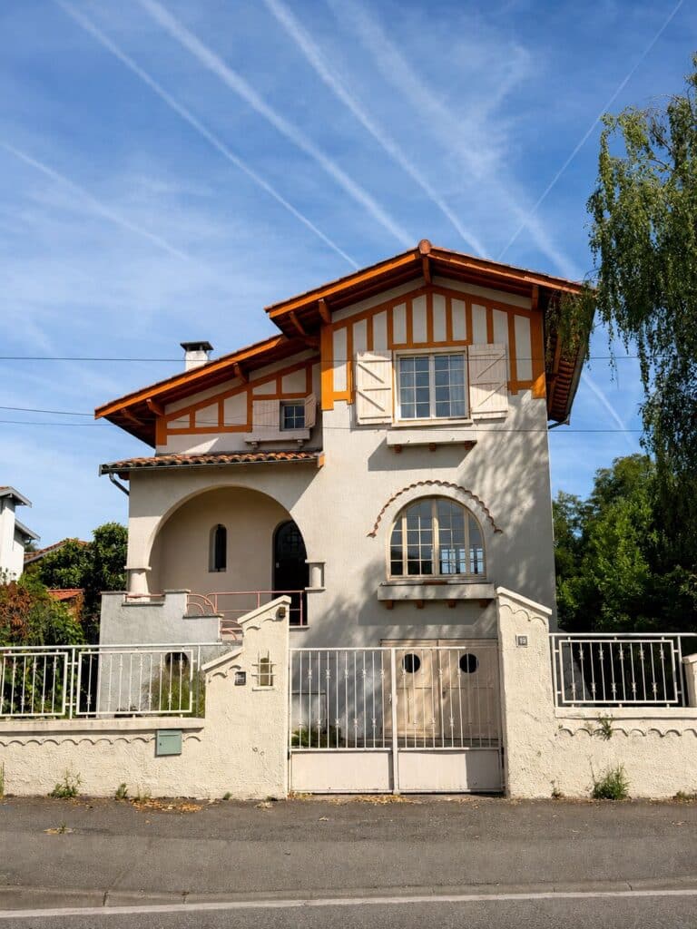 TOULOUSE ROSERAIE - MAISON NEO-BASQUE 4 PIECES - 3 CHAMBRES - JARDIN - GARAGE A RENOVER