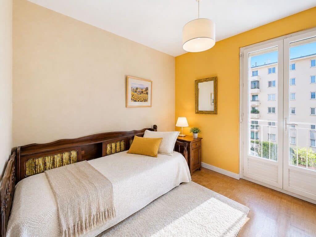 T3 DE 57M2 AVEC ASCENSEUR, BALCON ET CAVE- 19 RUE BAYARD