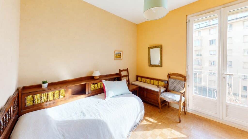 T3 DE 57M2 AVEC ASCENSEUR, BALCON ET CAVE- 19 RUE BAYARD