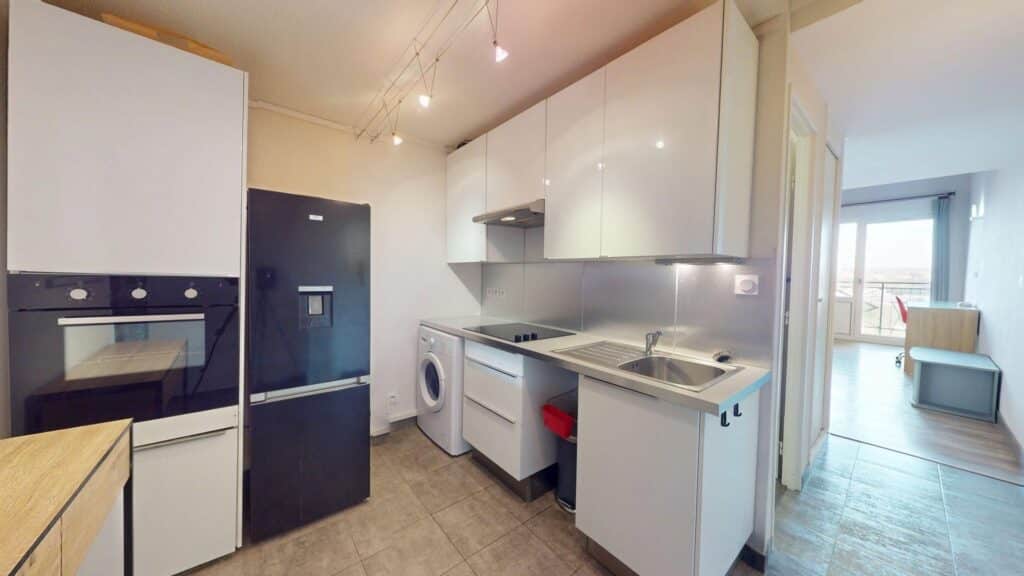 T2 DUPLEX – DERNIER ÉTAGE – CALME ABSOLU – VUE DÉGAGÉE – PARKING