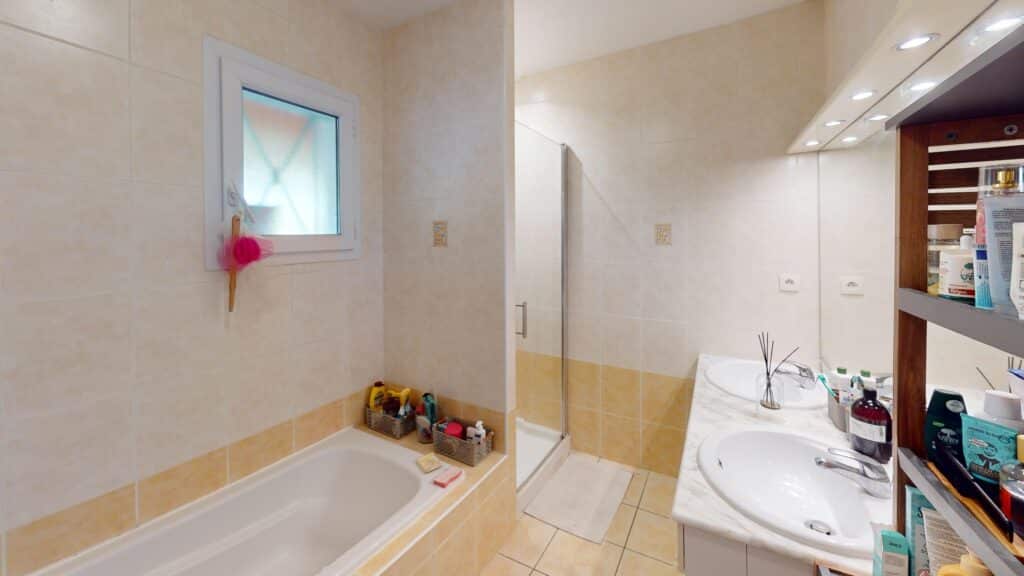Maison T5 À Vendre PLAIN-PIED Garage