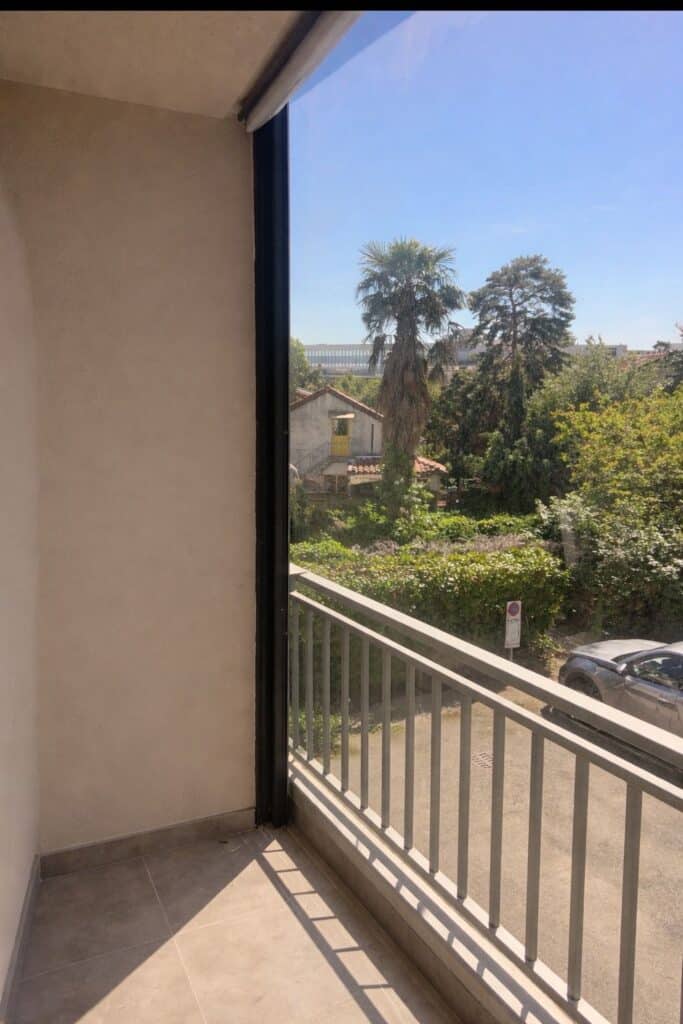 Toulouse, Avenue de Lavaur Appartement À Vendre T2 rénovée avec place de parking et cave