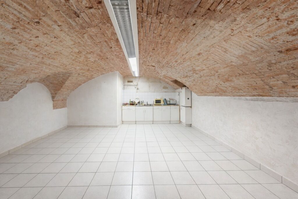 EXCLUSIVITÉ – MURS COMMERCIAUX À VENDRE AVEC SOUS/SOL HYPER CENTRE TOULOUSE + CAVE