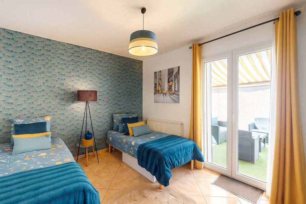 SUD CROIX DE PIERRE LYCEE GALLIENI Maison T6 avec studio attenant, garage jardin et piscine