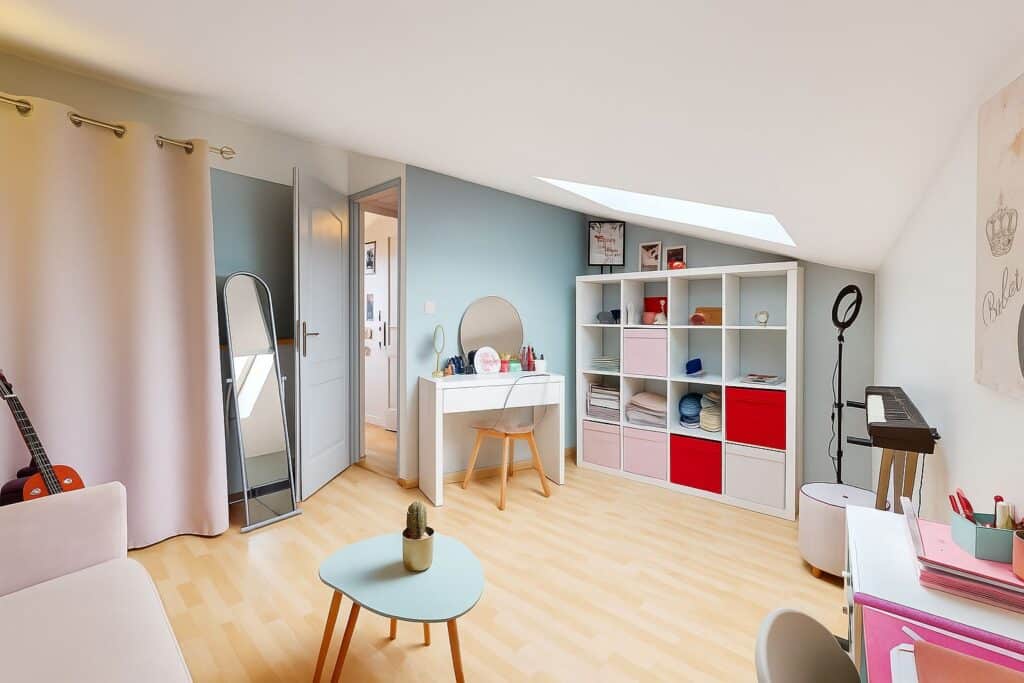 SUD CROIX DE PIERRE LYCEE GALLIENI Maison T6 avec studio attenant, garage jardin et piscine