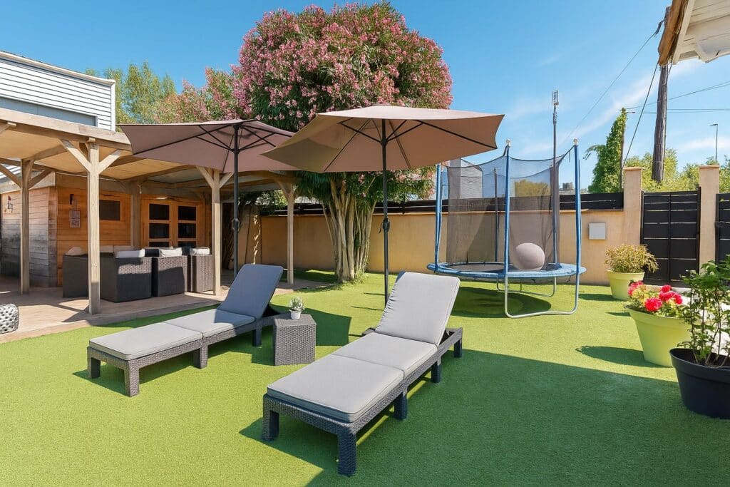 SUD CROIX DE PIERRE LYCEE GALLIENI Maison T6 avec studio attenant, garage jardin et piscine
