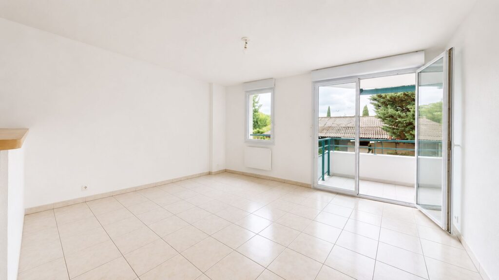 T3 lumineux avec terrasse et 2 parkings, au calme absolu – Castelginest