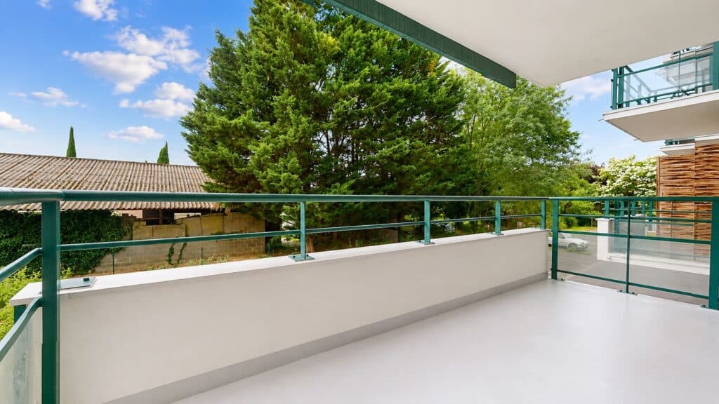 T3 lumineux avec terrasse et 2 parkings, au calme absolu – Castelginest