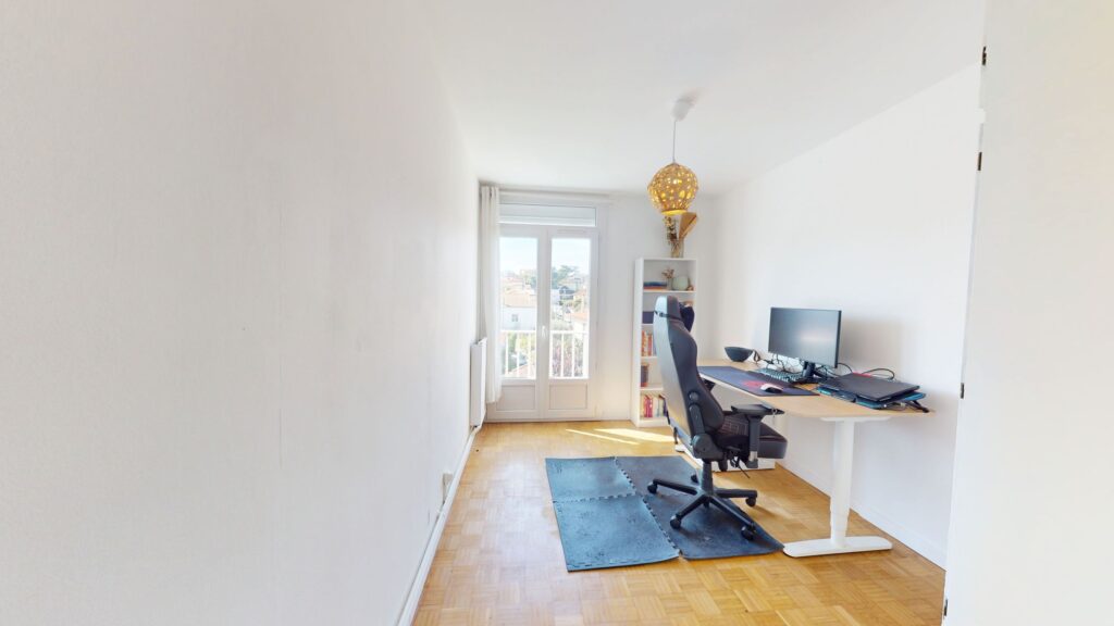 Appartement À Vendre T4 d'env. 70 m² avec balcon et loggia, cave