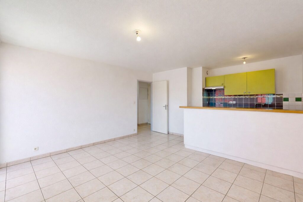 T3 lumineux avec terrasse et 2 parkings, au calme absolu – Castelginest