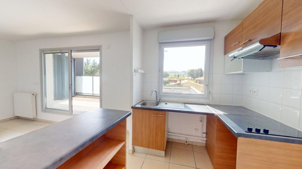 Appartement À Vendre T3 de 65 m² avec ascenseur et place de parking en sous-sol