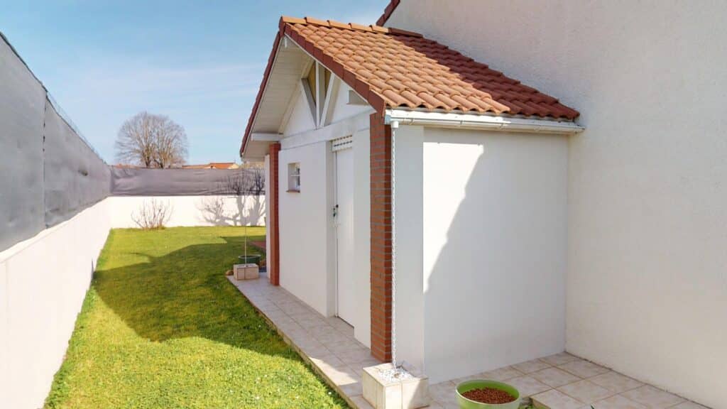 PINS-JUSTARET Maison À Vendre T4 Garage Jardin piscinable