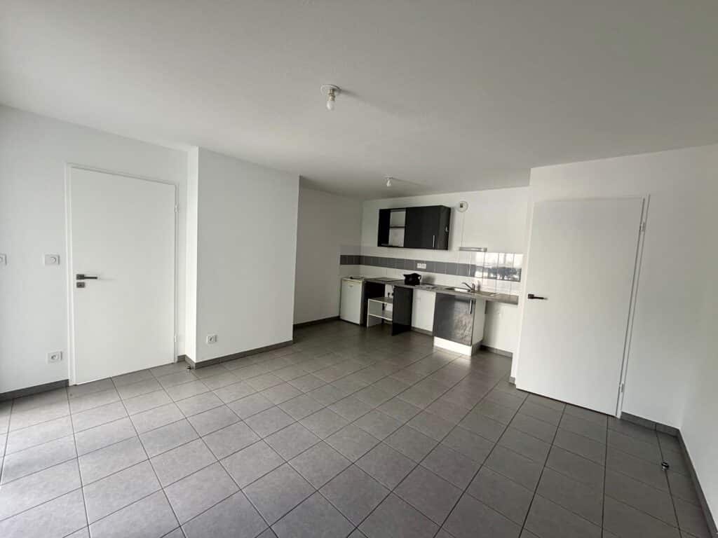 Toulouse, quartier Croix Daurade, appartement T2 de 43 m2 avec parking
