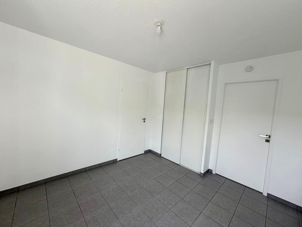 Toulouse, quartier Croix Daurade, appartement T2 de 43 m2 avec parking