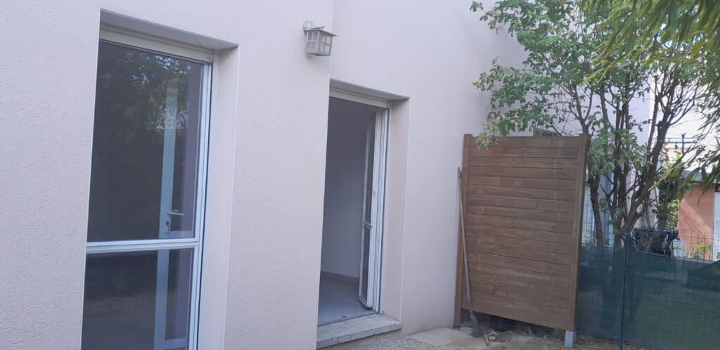 TOULOUSE Croix Daurade-  À Louer T1 avec terrasse