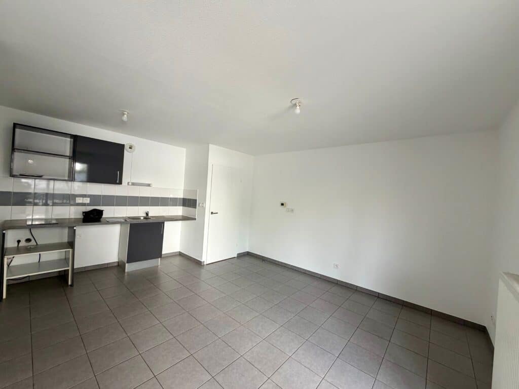 Toulouse, quartier Croix Daurade, appartement T2 de 43 m2 avec parking