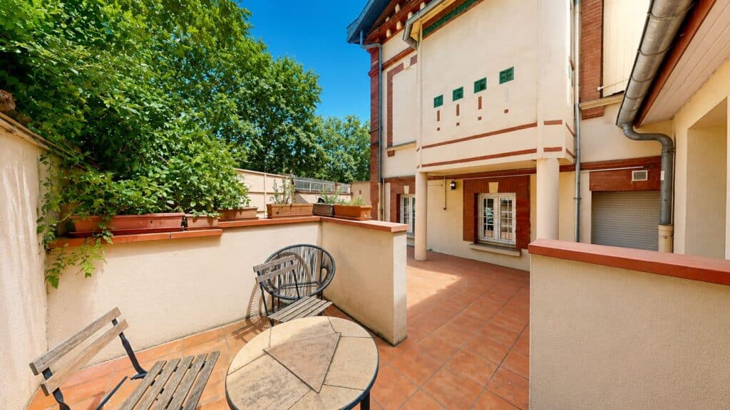 T2 CHALETS EN CHARTREUSE VENDU LIBRE ET MEUBLÉ + TERRASSE - DPE C