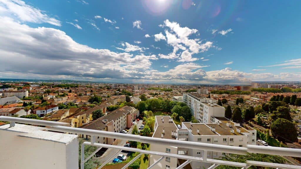 Toulouse Guilheméry / Terre Cabade – T3 lumineux en étage élevé avec double balcon sud, cave et stationnement