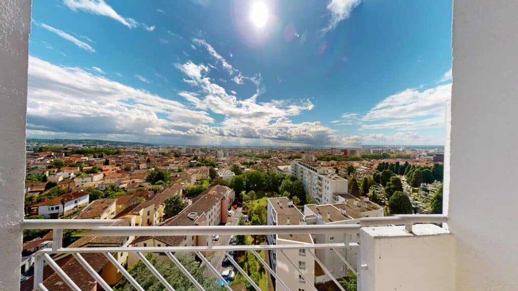 Toulouse Guilheméry / Terre Cabade – T3 lumineux en étage élevé avec double balcon sud, cave et stationnement