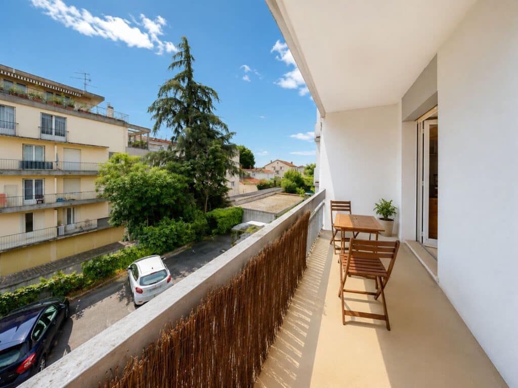 TOULOUSE – T2 TRAVERSANT AVEC DOUBLE BALCON ET CAVE