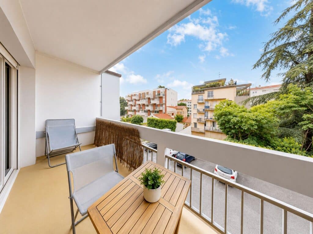 TOULOUSE – T2 TRAVERSANT AVEC DOUBLE BALCON ET CAVE