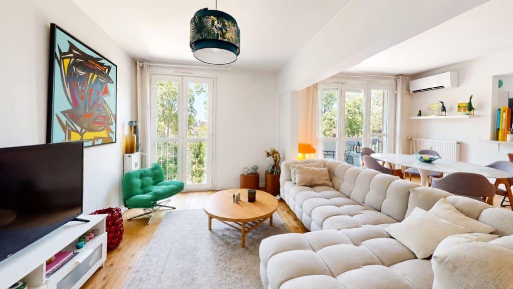 PONT DES DEMOISELLES – SUPERBE ANCIEN T4 TRANSFORMÉ EN GRAND T3 – BALCON – PARKING – CAVE – ASCENSEUR