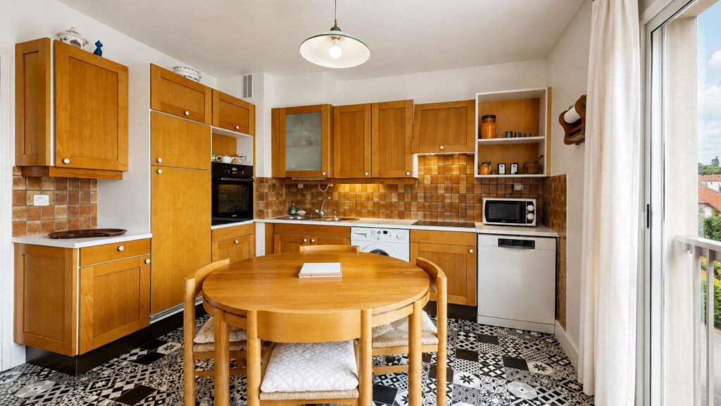 TOULOUSE ROSERAIE - 1ER ÉTAGE APPARTEMENT T5 DE 119 M² AVEC TERRASSE, PARKING ET CAVE
