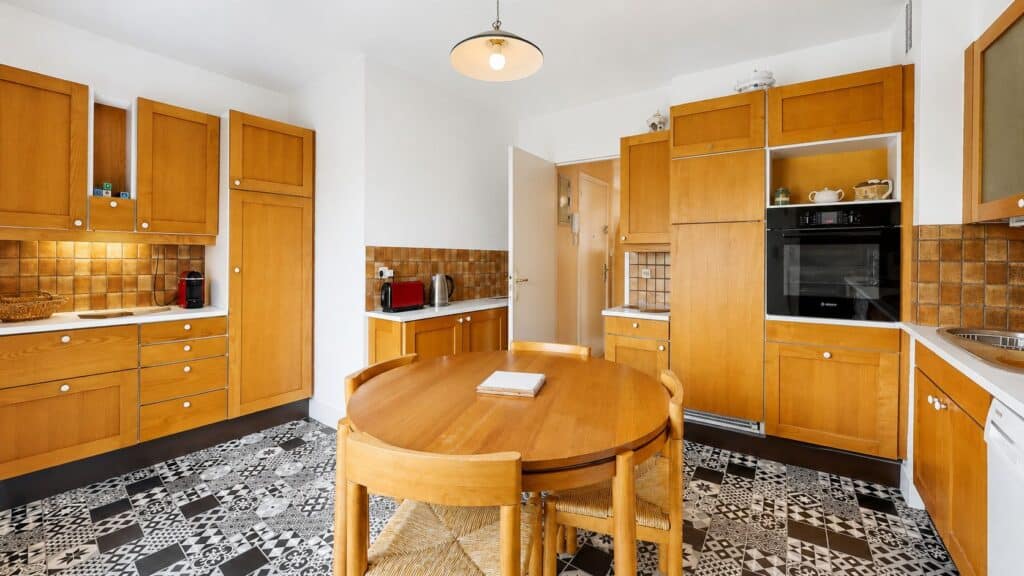 TOULOUSE ROSERAIE - 1ER ÉTAGE APPARTEMENT T5 DE 119 M² AVEC TERRASSE, PARKING ET CAVE