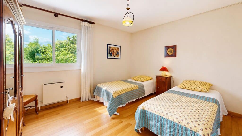 TOULOUSE ROSERAIE - 1ER ÉTAGE APPARTEMENT T5 DE 119 M² AVEC TERRASSE, PARKING ET CAVE