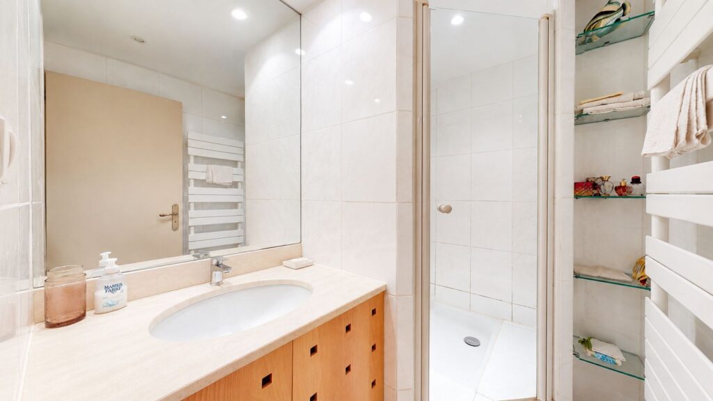 TOULOUSE ROSERAIE - 1ER ÉTAGE APPARTEMENT T5 DE 119 M² AVEC TERRASSE, PARKING ET CAVE