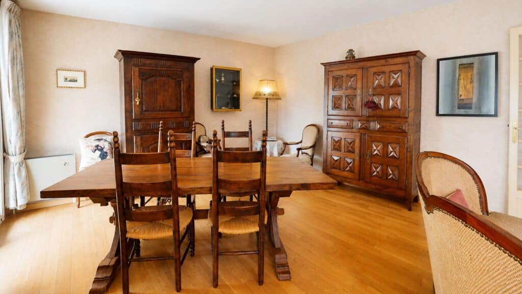 TOULOUSE ROSERAIE - 1ER ÉTAGE APPARTEMENT T5 DE 119 M² AVEC TERRASSE, PARKING ET CAVE