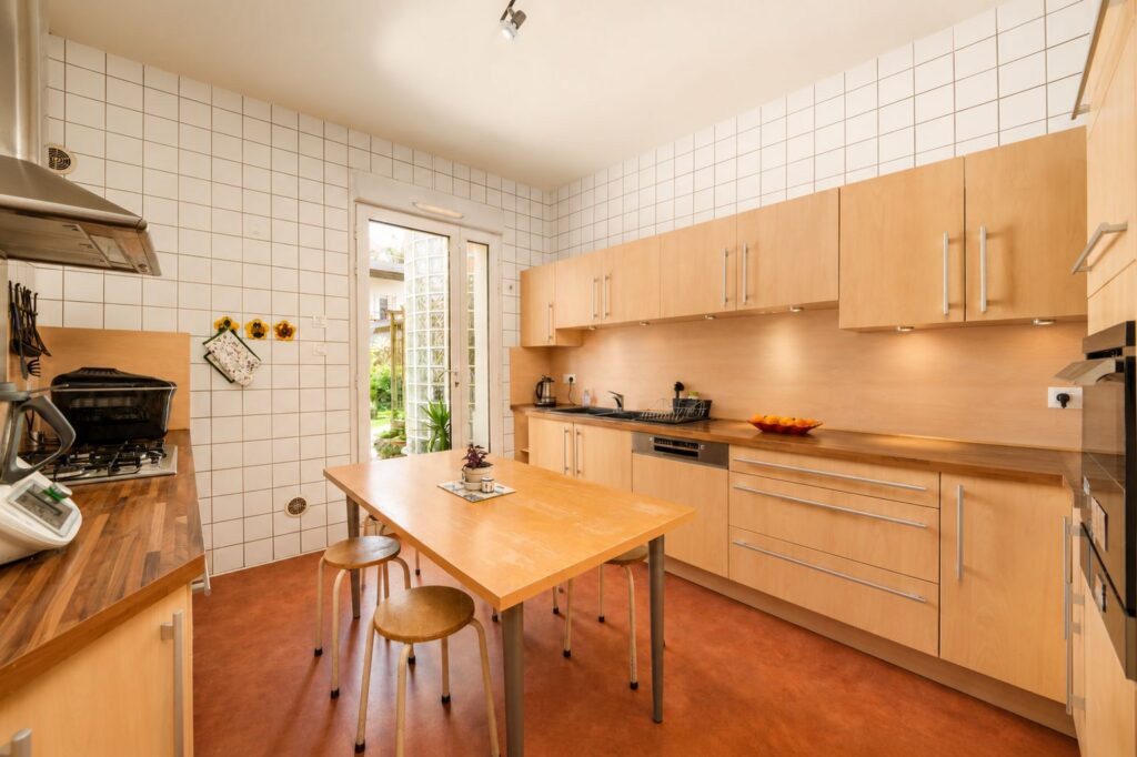 RARE À LA CÔTE PAVÉE – MAISON T6 FAMILIALE DE CARACTÈRE AVEC CHARTREUSE INDÉPENDANTE