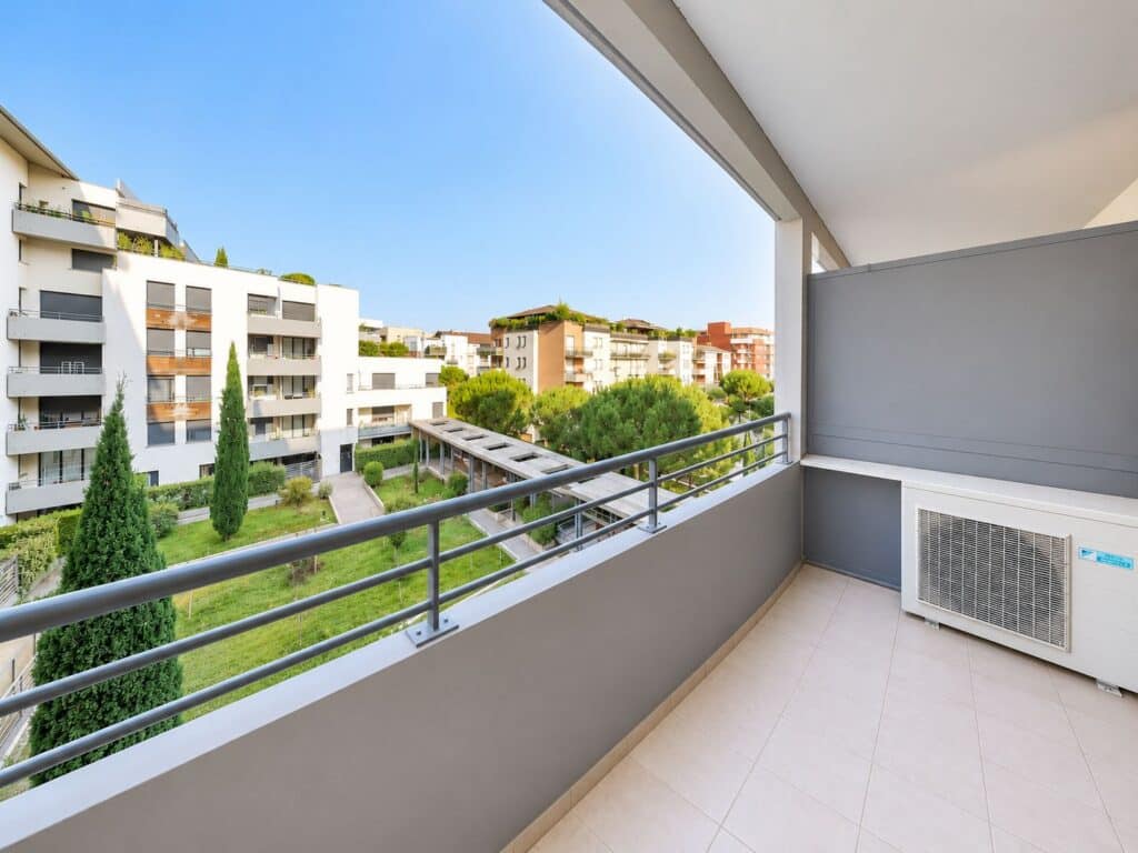 TOULOUSE PONTS JUMEAUX - T3 AVEC ASCENSEUR, BALCON, CLIMATISATION ET PARKING S/SOL