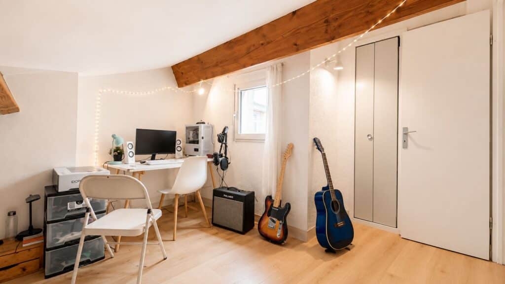 TOULOUSE 31400 Appartement T1 Bis duplex dernier étage avec parking sous-sol