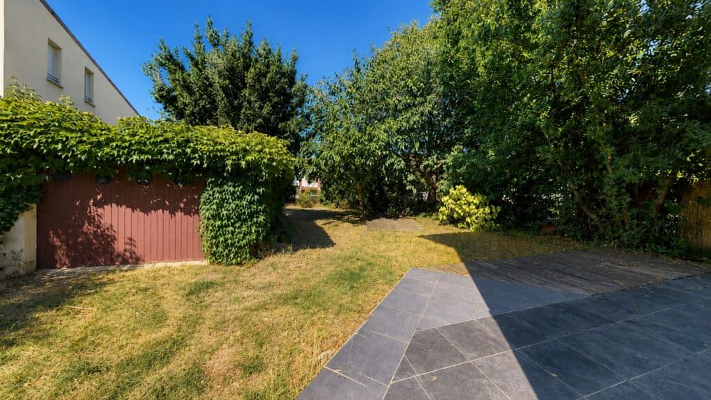 Secteur Roseraie - Maison T4 avec garage, terrasse et jardin piscinable