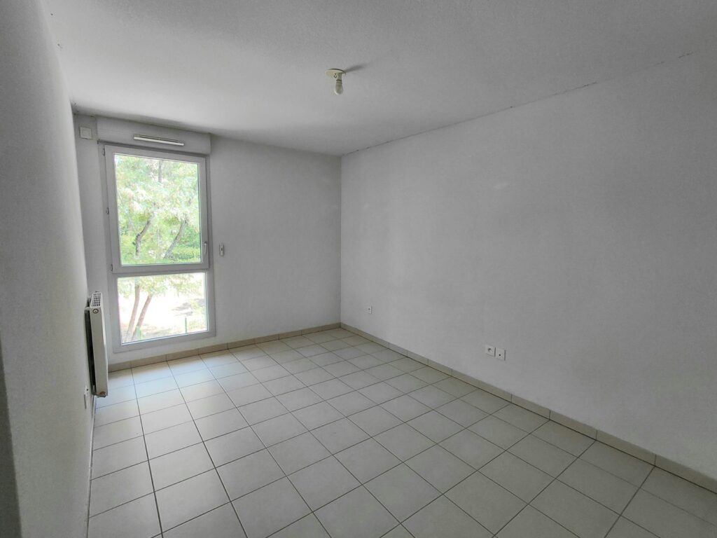 SAINT JEAN  à louer T3 de 59 m² avec parking double
