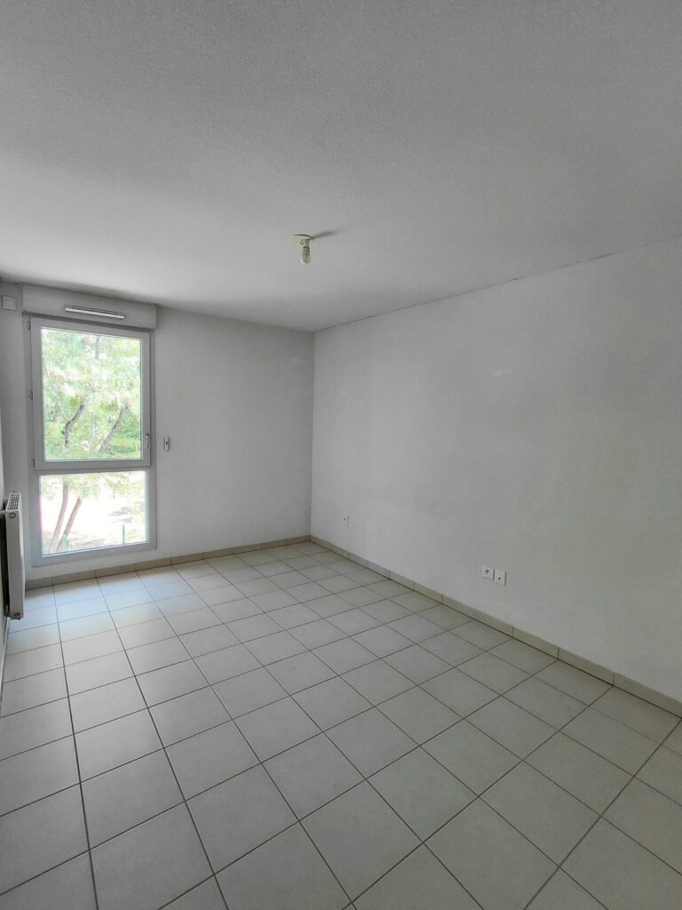 SAINT JEAN  à louer T3 de 59 m² avec parking double