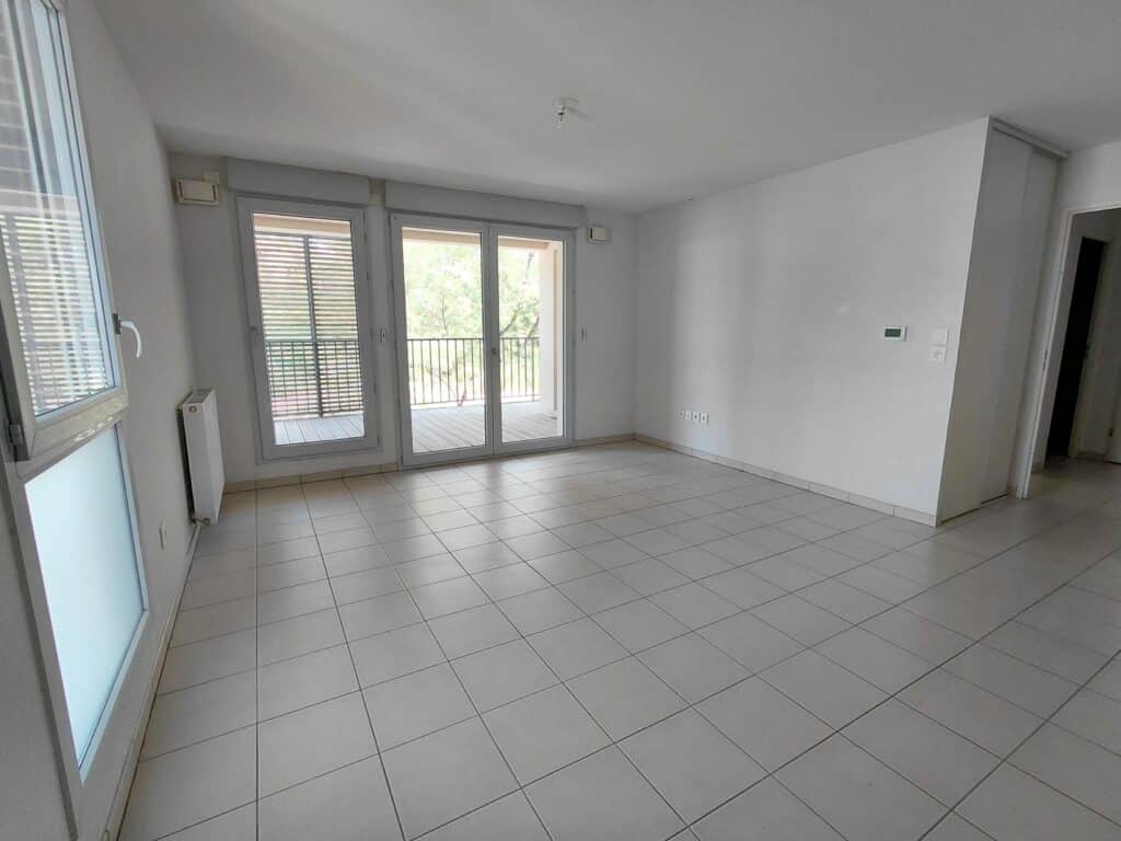 SAINT JEAN  à louer T3 de 59 m² avec parking double