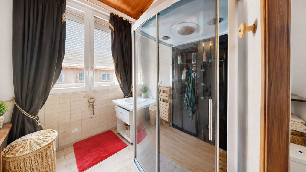 Appartement À Vendre Cœur de Bonnefoy – Appartement T3 duplex d'env. 75 m² avec belle vue
