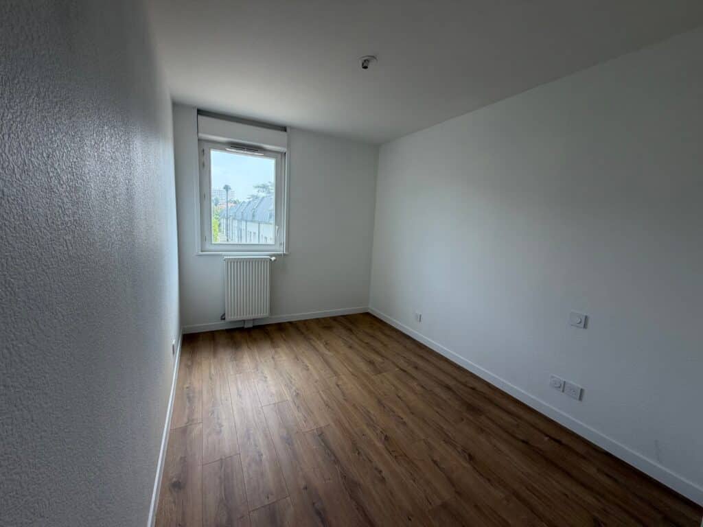 Toulouse, T3 de 63 m² rénové avec terrasse et parking en sous-sol