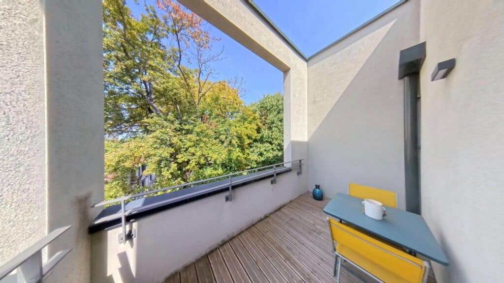 Appartement T4 112m2 À Vendre Esprit « maison sur le toit » au pied du métro Patte d’Oie terrasses 90m2
4 places de parking en s/sol
