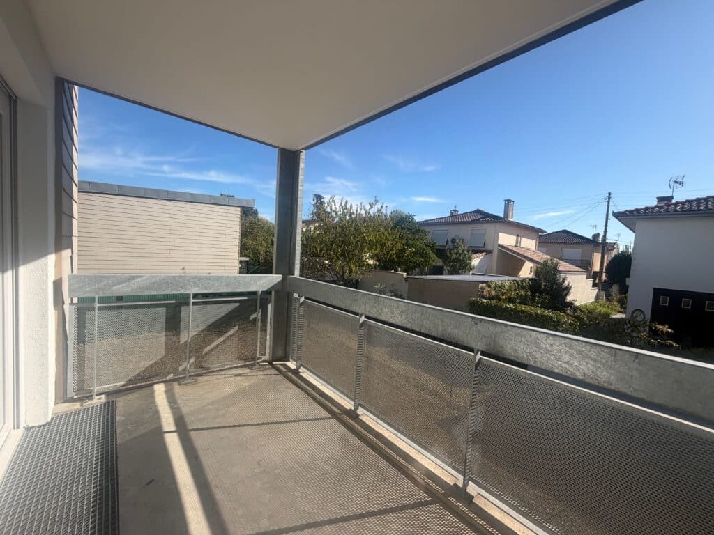 Toulouse, T3 de 63 m² rénové avec terrasse et parking en sous-sol