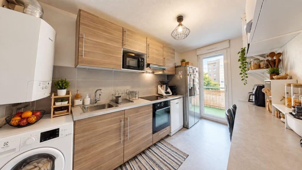 Appartement À Vendre T4 loué de 89 m² avec balcon, parking et cave