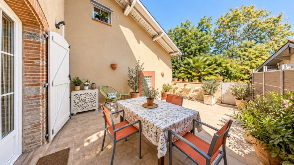 Appartement T3 110 m2 À Vendre MONTRABÉ – UN ESPRIT MAISON AU CŒUR DU VILLAGE