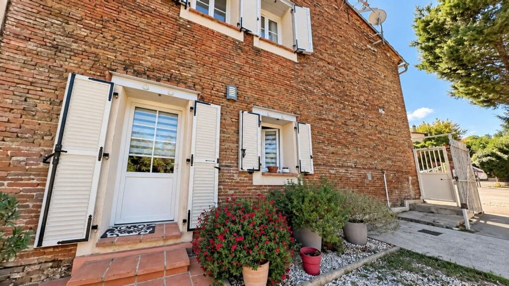 Appartement T3 110 m2 À Vendre MONTRABÉ – UN ESPRIT MAISON AU CŒUR DU VILLAGE