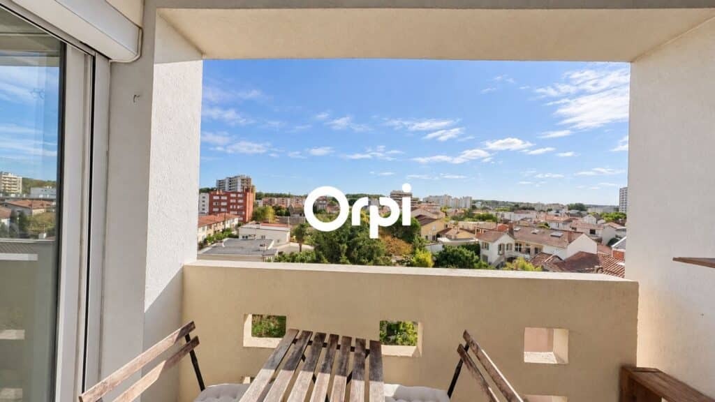 TOULOUSE – T3BIS DE 63 M² • DERNIER ÉTAGE • TRAVAUX VOTÉS ET PRIS EN CHARGE • BALCON • GARAGE BOXÉ • CAVE • VUE DÉGAGÉE • SEUL SUR LE PALIER •  TRAVERSANT EST/OUEST