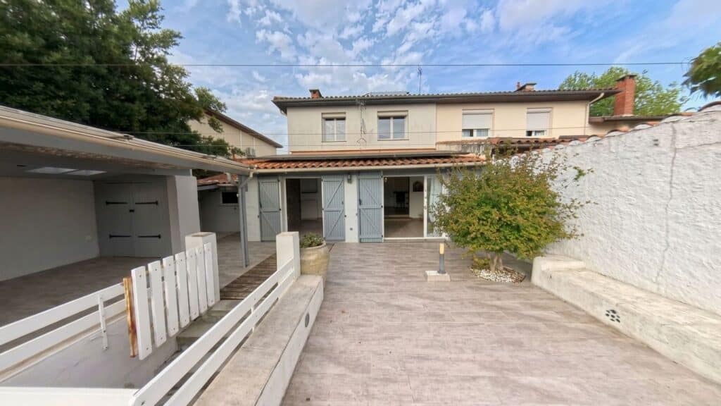 Maison À Vendre T5 Garage Jardin