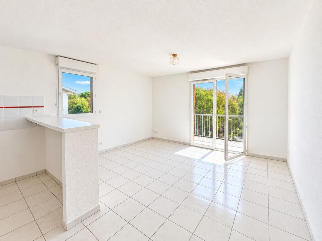Appartement À Vendre T3 AVEC BALCON ET PARKING À CUGNAUX